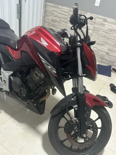 CB 300F 2025 / 13.000KM rodados /