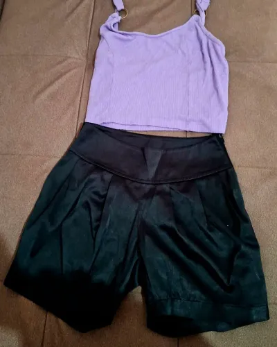 Lindo Conjunto tamanho 12/14, short acetinado, com bolsos
