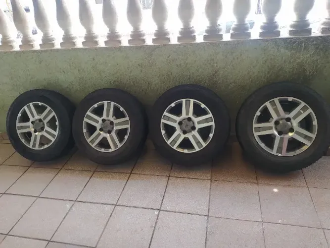 Jogo de Rodas Aro 15 diamantadas com pneus scorpion, Original ecosport 4WD 2006