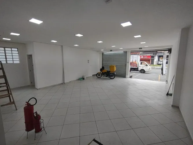 Salão Comercial na avenida excelente ponto