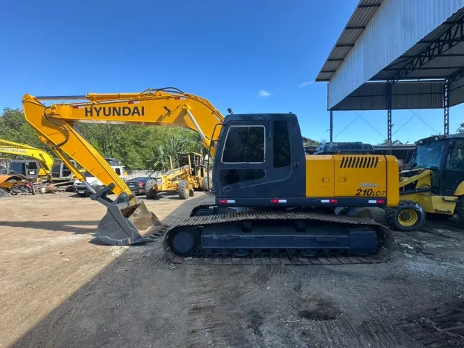 Escavadeira Hidráulica Hyundai