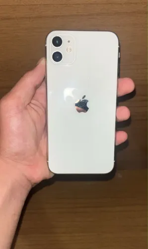 ? iPhone 11 64GB Branco / Face ID OK | Conservado