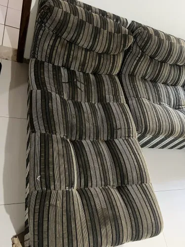 Sofá L em bom estado