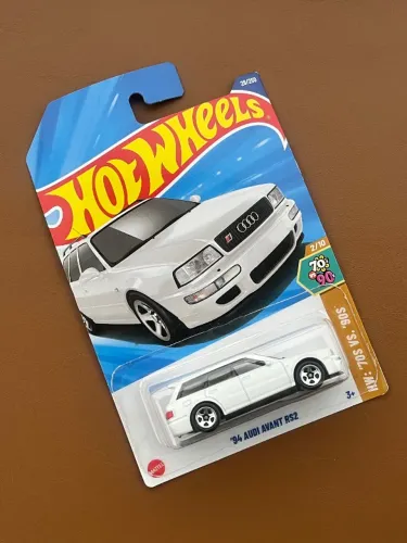Hot wheels Audi Avant RS2 1994 Branco