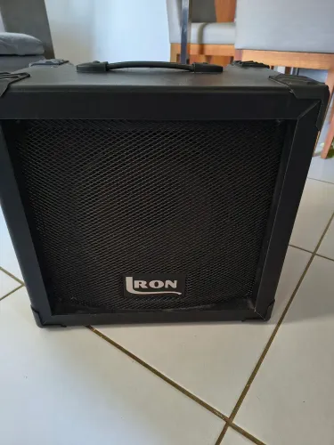 Amplificador de Contrabaixo IRON 100CB