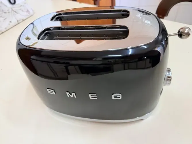S M E G Torradeira 2 fatias 6 Predefinições E Função De Descongelamento Preta