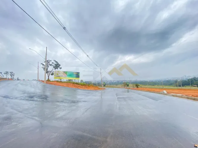 Terreno à Venda com 360m² no Bairro Jardins em Divinópolis MG.
