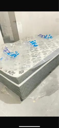 Cama casal , geladeira e fogão