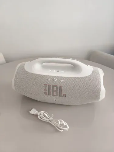 Boombox 4 branca - já é o menor preço