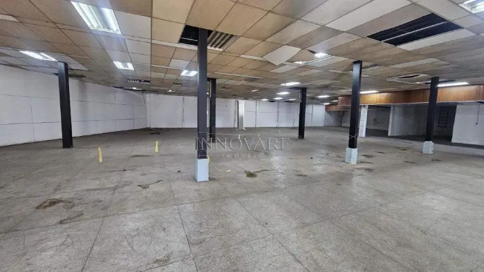 O único galpão com 02 docas amplas, disponível no momento