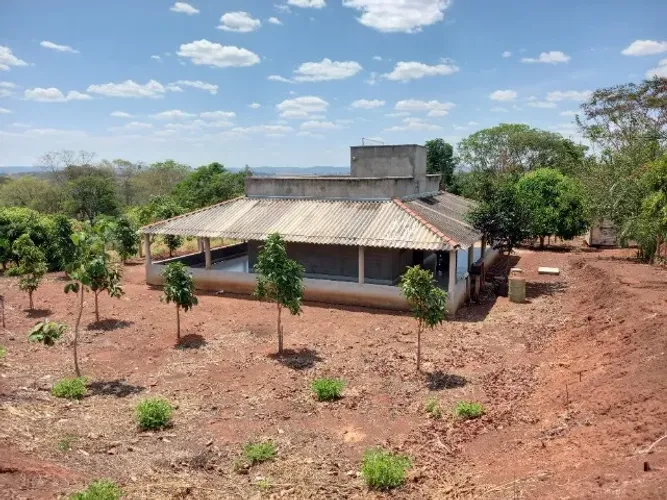 Chácara 2 hectares em Inhumas.