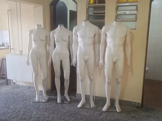 Manequins de Fibra Prá Loja 2 Masculinos e 2 Feminimoss