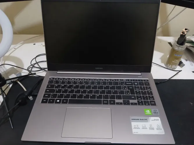 SAMSUNG BOOK X45 - i5 10ª GERAÇÃO + PLACA NVIDIA - 8GB / 256GB SSD - 15,6"