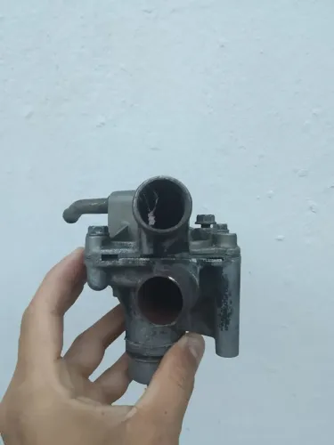 Bomba d'água da cbr 600 f3 Hornet 600 carburada.