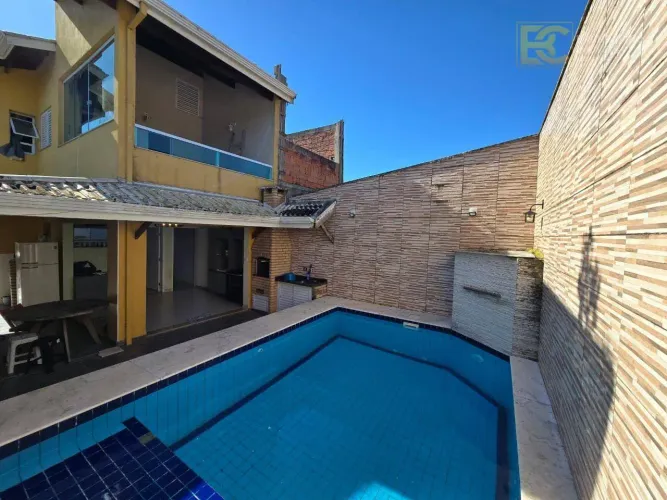 Casa em ótima localização com muito espaço para lazer à venda - Ribamar - Peruíbe/SP