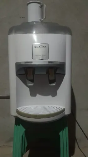 Purificador de Água Latina PA355 - Gela Muito, Refrigerado a Compressor - Usado