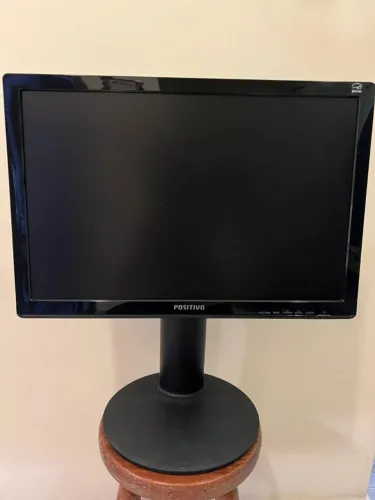 Monitor Positivo 19" de Led - Excelente Estado