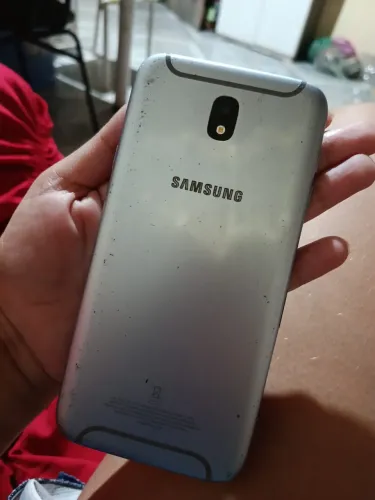 Telefone celular j7