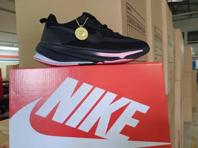 Tênis Nike Trips