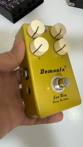 Pedal de drive guitarra baseado no vemuran / demonfx jan ray 