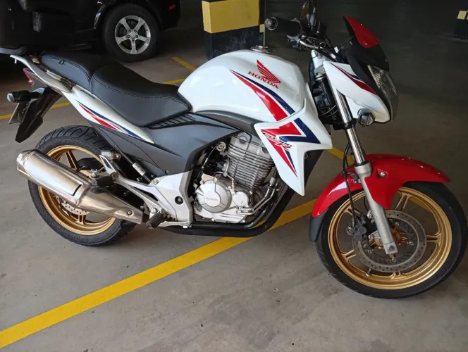 Cb 300 2015