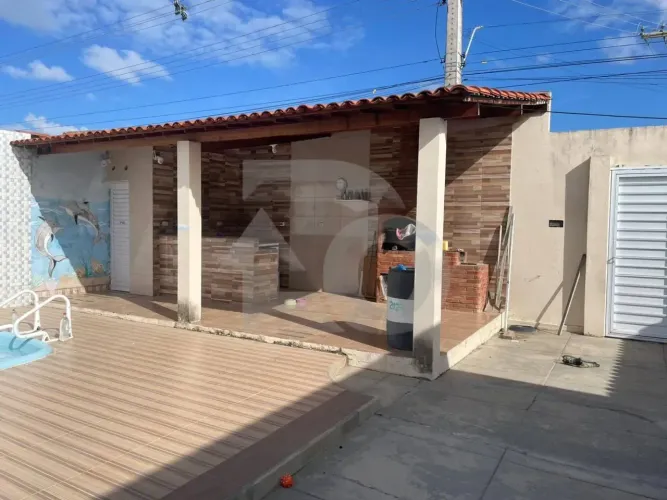 Casa na Barra dos Coqueiros com 4 Banheiros, Piscina e Ótima Localização