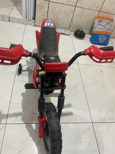 Moto elétrica infantil