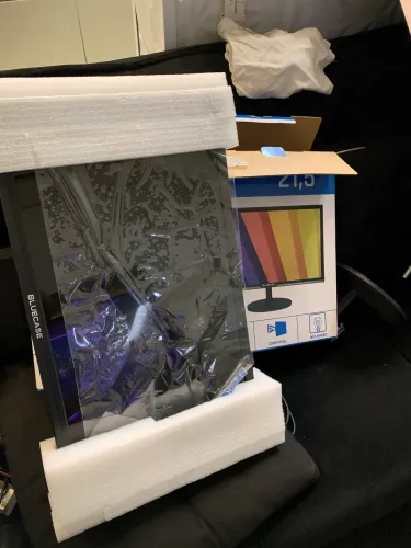 Monitor Bluecase 21.5" LED - Impecável, Pouquíssimo Uso!