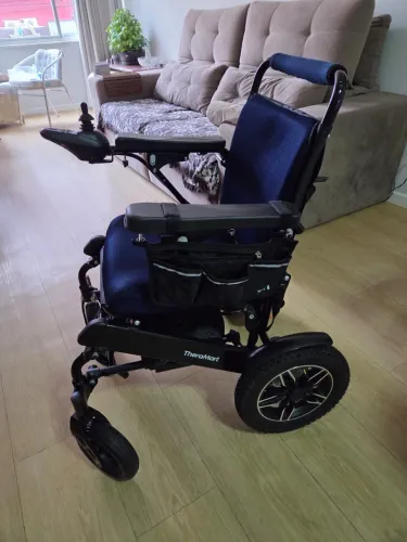 Cadeira de Rodas Motorizada TheraMart Therarider Plus ? Praticamente Nova