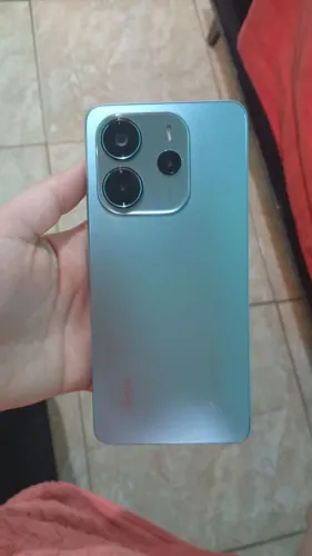 Celular seminovo apenas 9 meses de uso