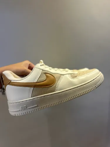 VENDO TÊNIS NIKE AIR FORCE - FEMININO (38)