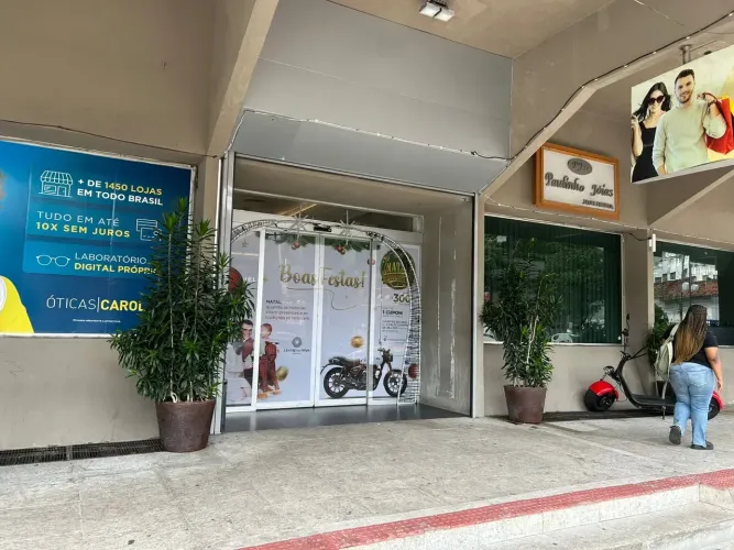 Sala Comercial à Venda com 55m² - Shopping Centro da Praia.