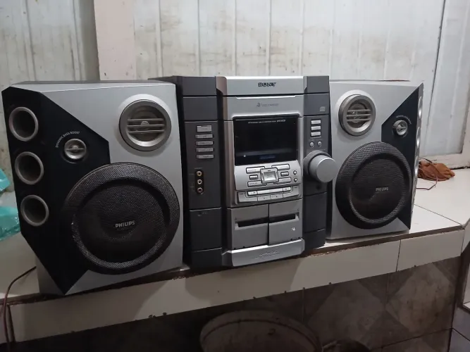 Micro system sony. R$150 F. *71