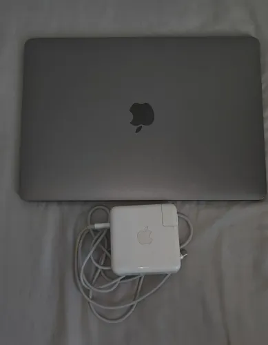 Macbook Pro 13 + Carregador original