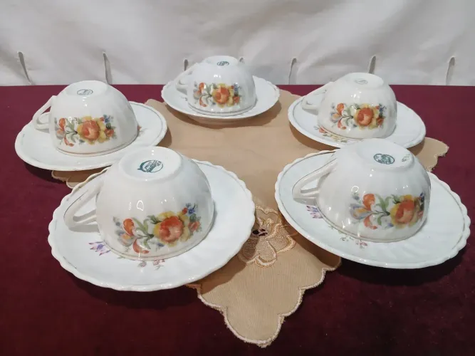 Antigas xícaras de cafe grande Porcelana pozzani