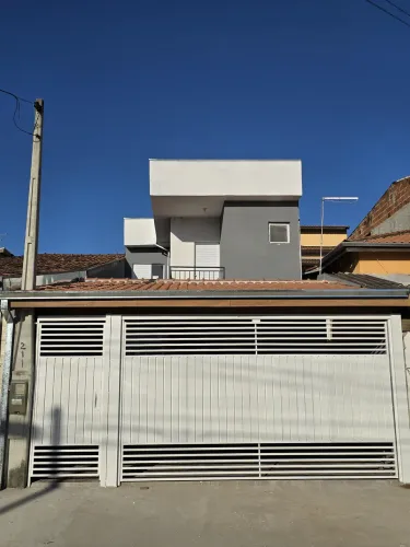 Sobrado 3 dormitórios - 1 suíte com sacada - Mombaça