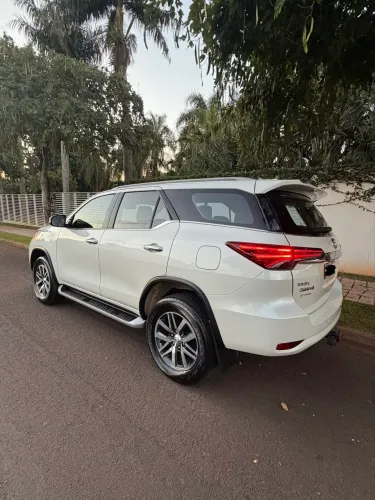 Toyota Hilux SW4 SRX 4X4 2.8 TDI 16V Dies. Aut. 2017