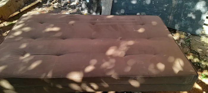 Vendo sofá cama em ótimo estado de conservação, vendo espelho de parede grande