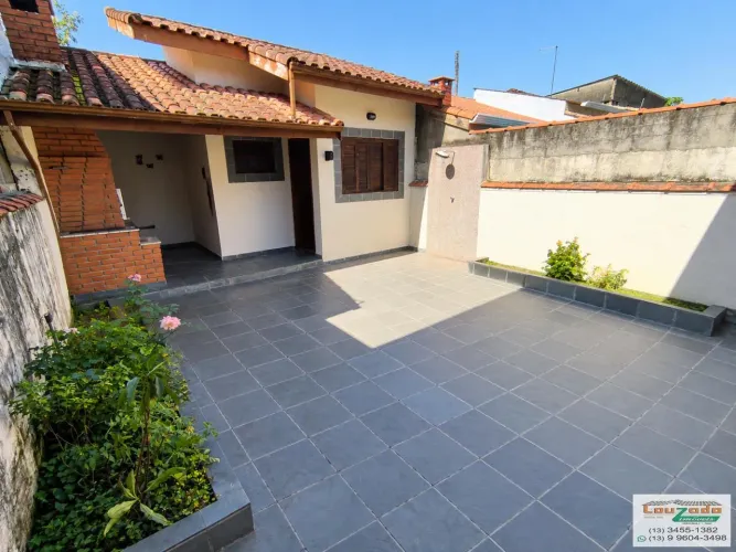 Casa para Locação em Peruíbe, Parque Daville, 2 dormitórios, 1 suíte, 1 banheiro, 2 vagas