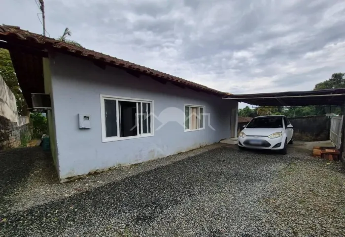 Casa com 3 quartos à Venda, Boehmerwald - Joinville