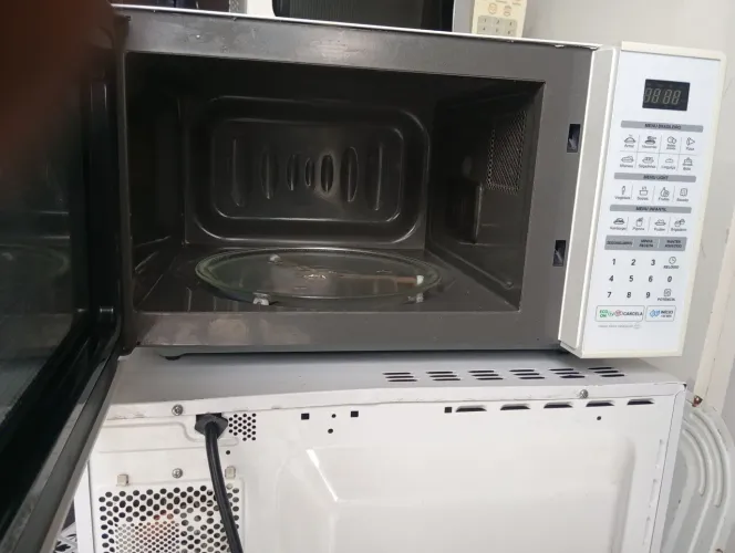 Vendo microondas lg