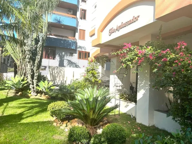 Apartamento a venda no bairro Vila Ipiranga, 3 dormitórios sendo 1 suite, 2 vagas
