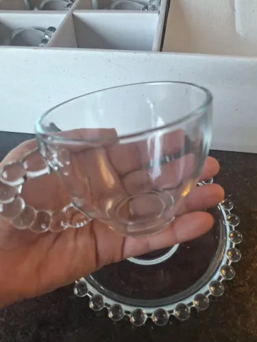 Xicara de Chá Transparente com alça e Pires de bolinha