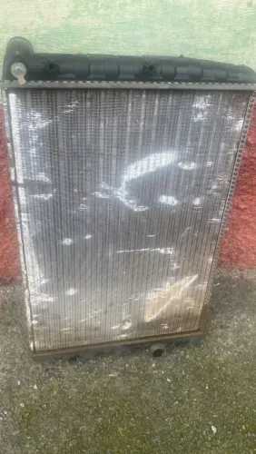 RADIADOR GOL/PARATI G3 1.0 16V (PRECISA DE REPARO)