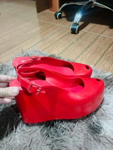 Sapatos novos e seminovos originais