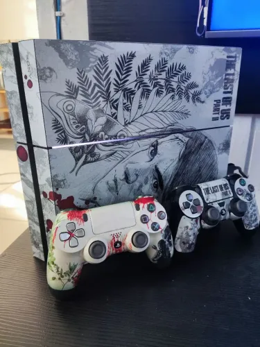 PS4 - 2TB