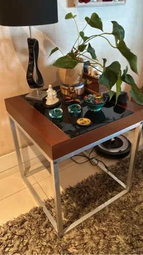 Mesinha com tampo de vidro 
