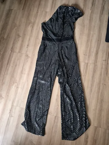 Vendo macacão de paetê um ombro, marca strass