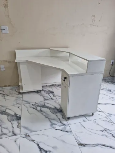 Mesa secretária 