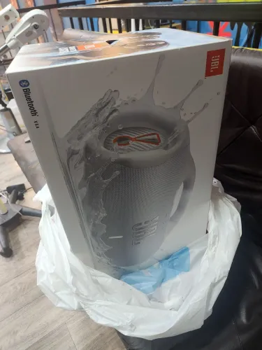 Vende jbl bombox 4